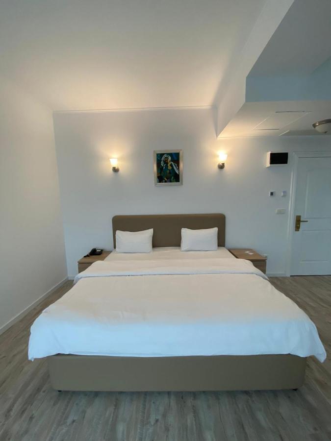 Hotel Zimbru Snagov Tincabesti 외부 사진