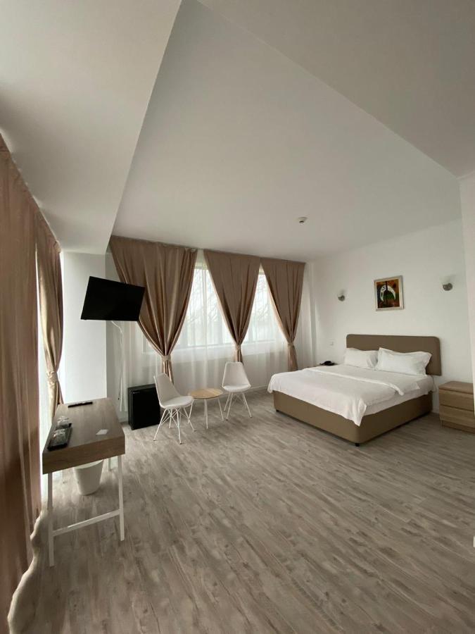 Hotel Zimbru Snagov Tincabesti 외부 사진