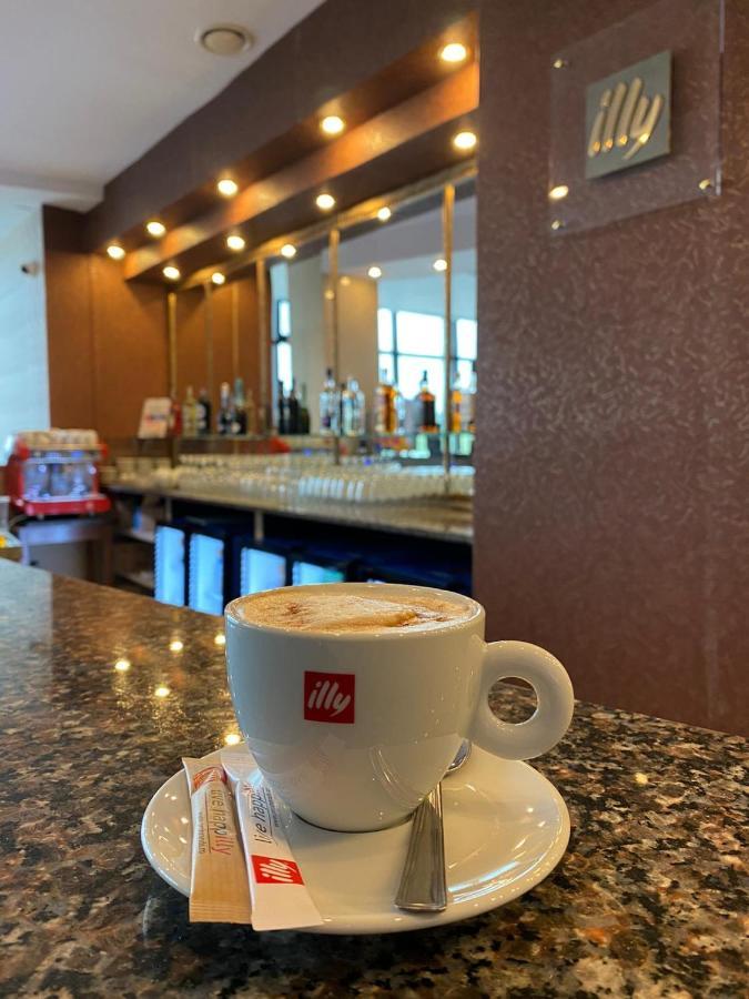 Hotel Zimbru Snagov Tincabesti 외부 사진